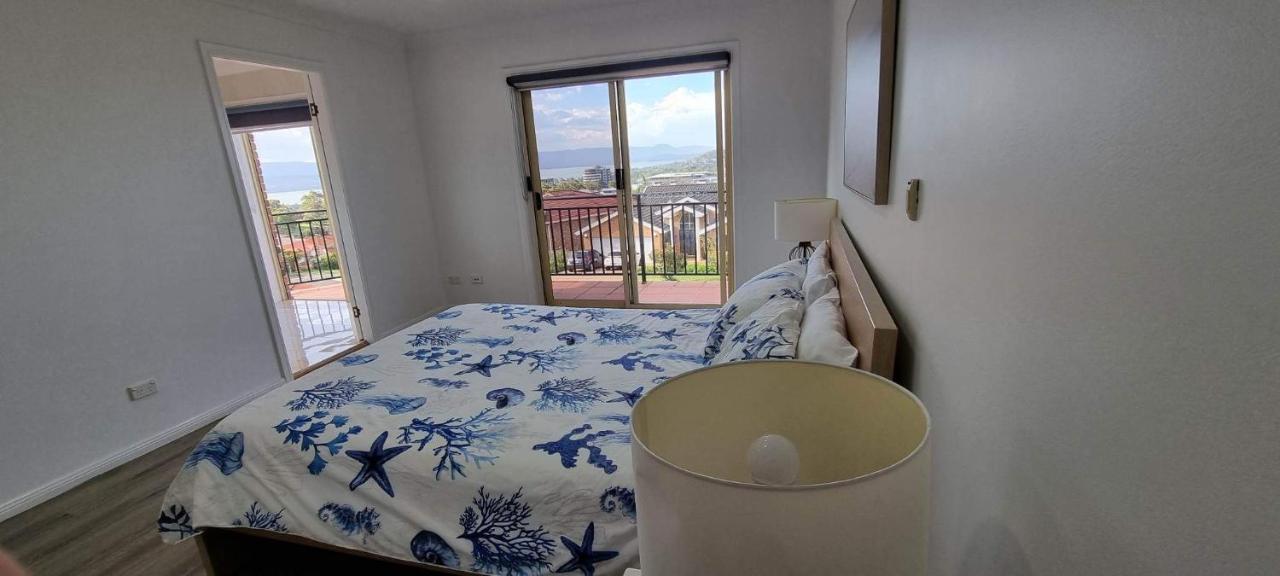 Holiday home Shellharbour. Ocean, And Mountain View *