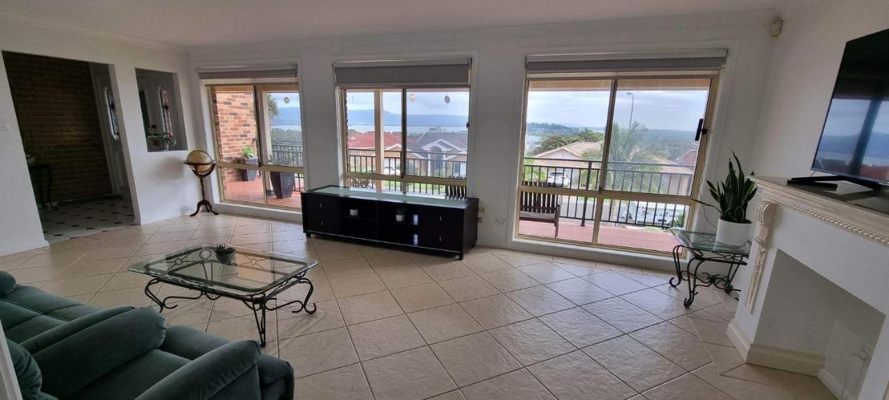 Holiday home Shellharbour. Ocean, And Mountain View